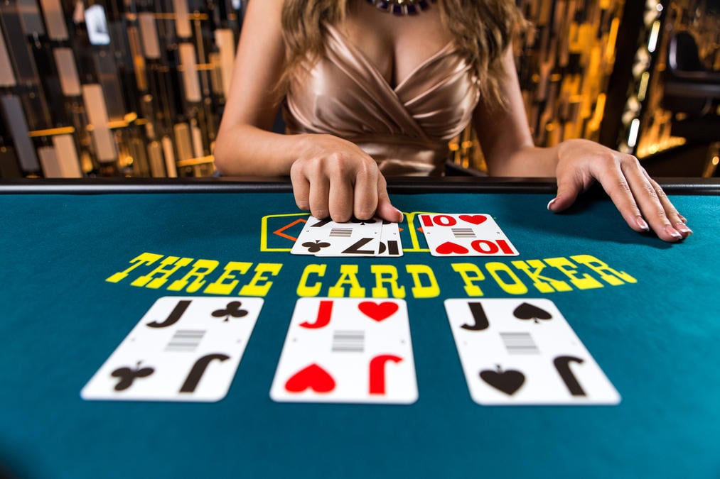 3 card poker at casino